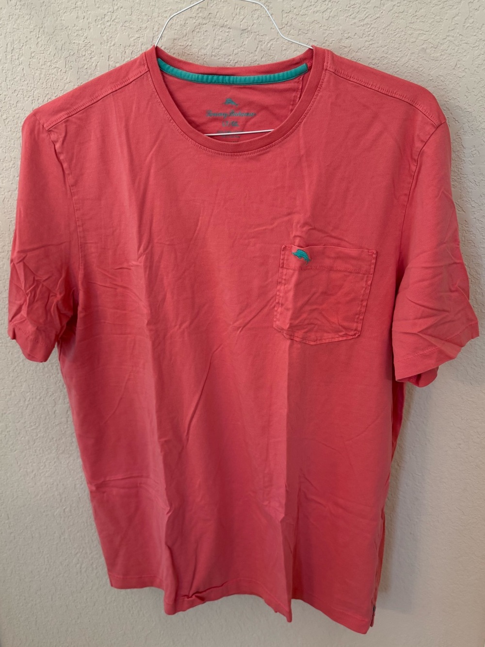Tommy Bahama Classic Pocket Crew Neck T-Shirt - Coral. Size LT